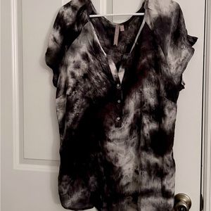 Brina & ‘Em black tie-dye gauze lightweight top - size 1X